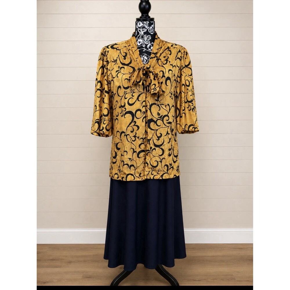 Vintage Jo Hanna York Size 10 Women’s Two Piece Dress Suit Black/Gold